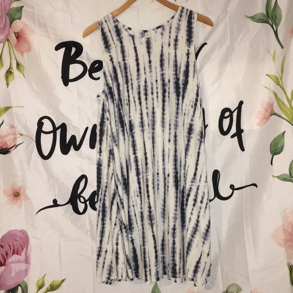 Tie-dye black and white beach dress